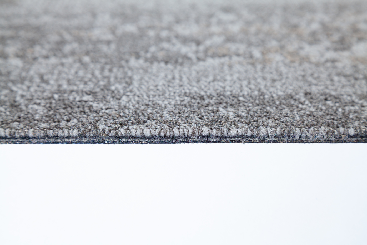 Ковровая плитка Associated Weavers Marathon Tile цвет 94 Sandbank 1000×250×6